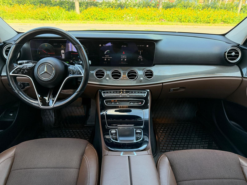 Mercedes-Benz E 300 de 4Matic|Panorama|Allrad|Avantgarde — photo 11