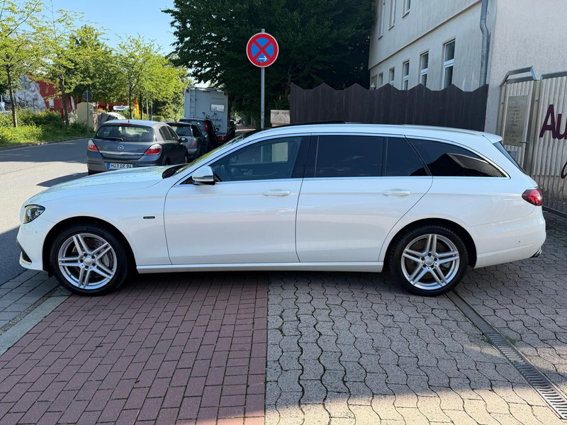 Mercedes-Benz E 300 de 4Matic|Panorama|Allrad|Avantgarde — photo 10