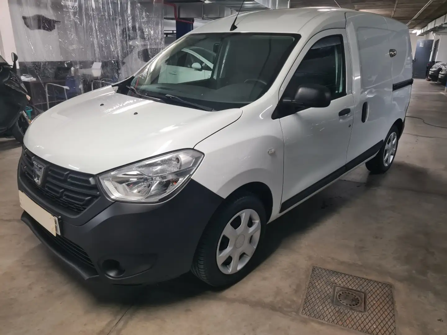 Dacia Dokker Comercial Van 1.6 GLP Essential 80kW - 2