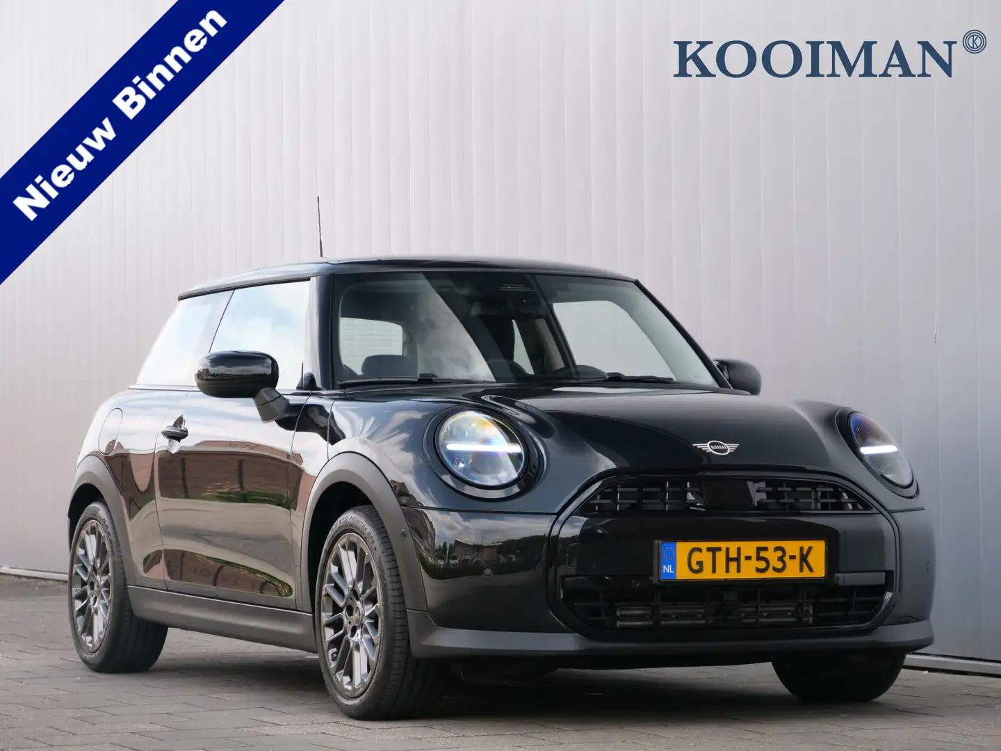 MINI Cooper C Mini 1.5 157pk Essential Automaat LED / Camera / N Zwart - 1