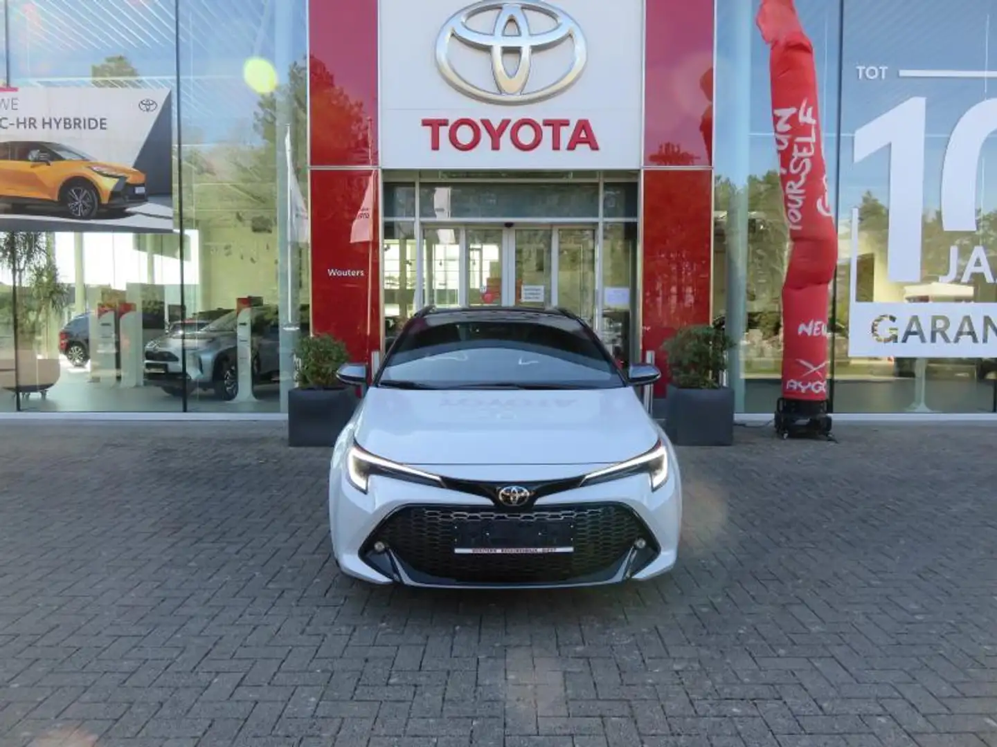 Toyota Corolla 1.8 HYBRIDE - GR Sport Grijs - 2