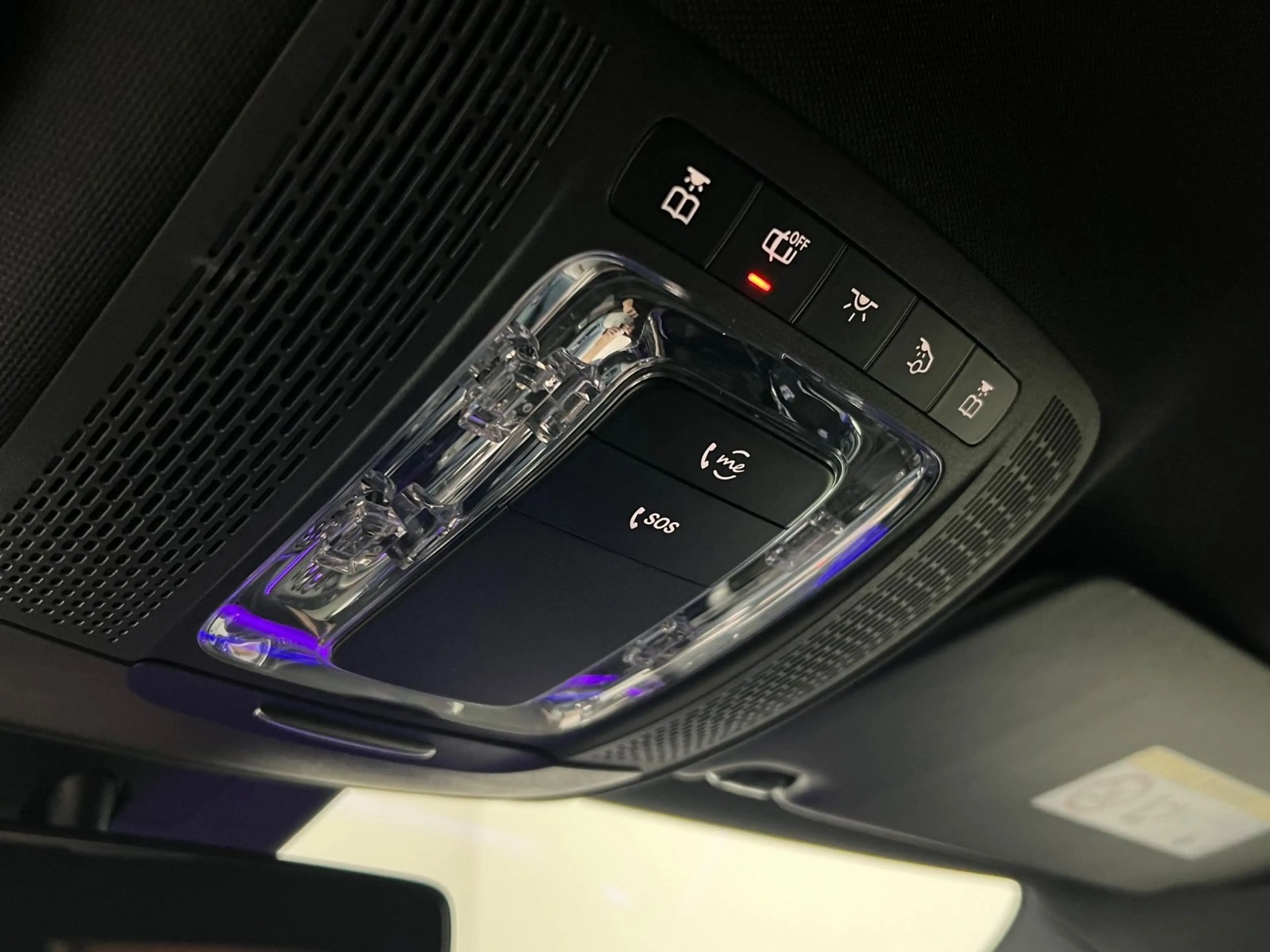 Mercedes-Benz A 220 4 MATIC / KEYLESS / AMG / AMBIENTE / 1.HD — photo 38
