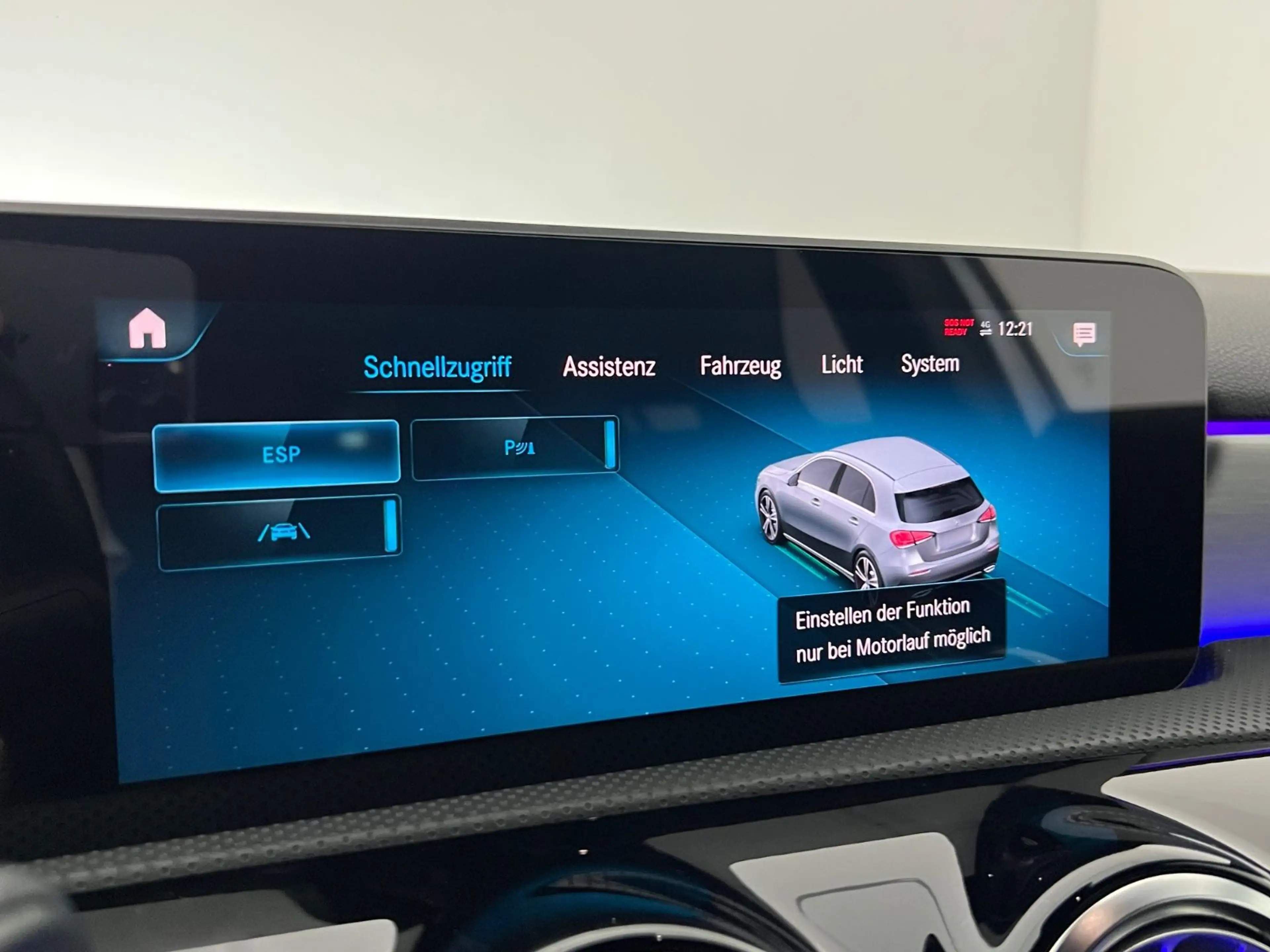 Mercedes-Benz A 220 4 MATIC / KEYLESS / AMG / AMBIENTE / 1.HD — photo 28