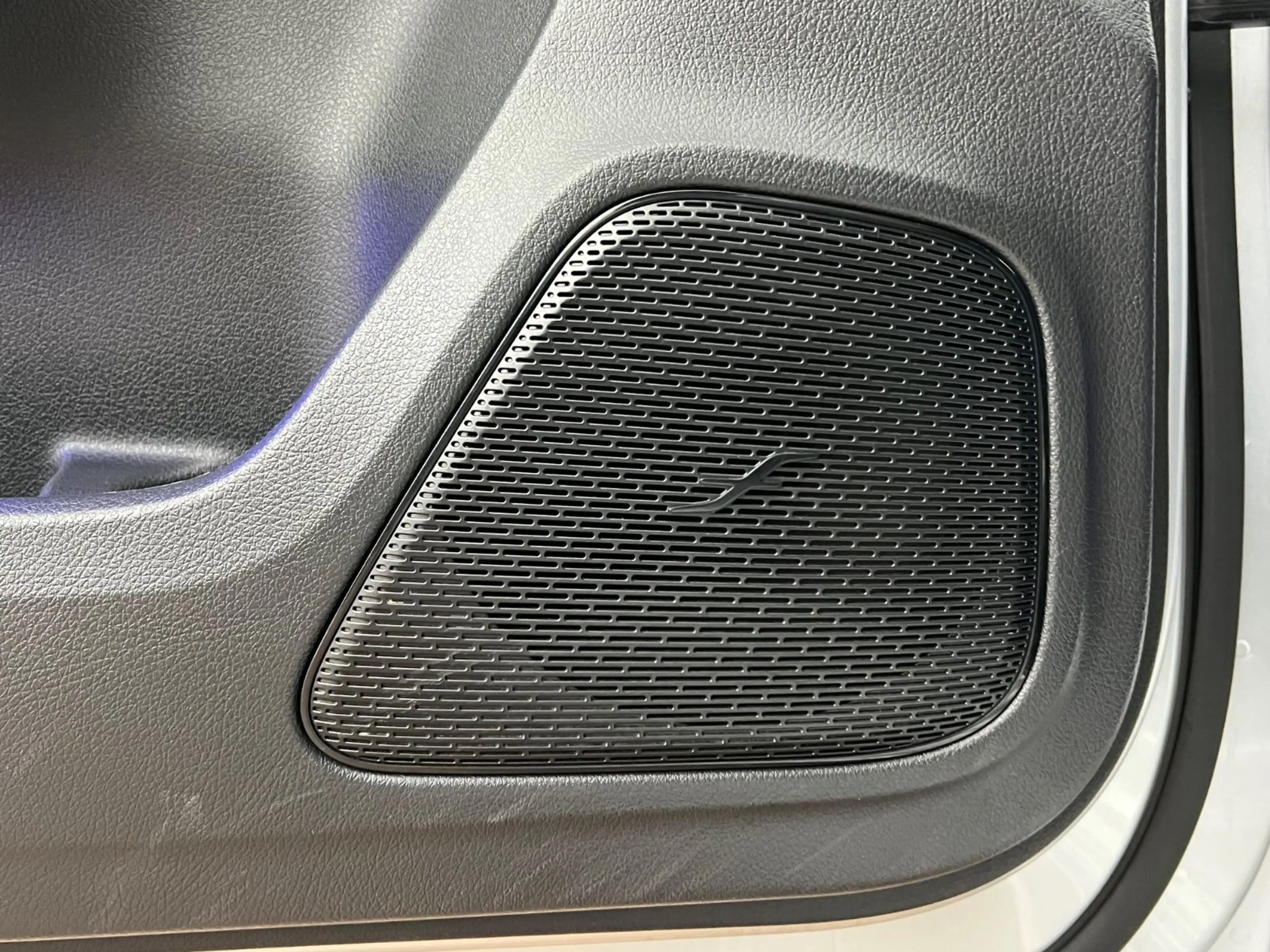 Mercedes-Benz A 220 4 MATIC / KEYLESS / AMG / AMBIENTE / 1.HD — photo 34