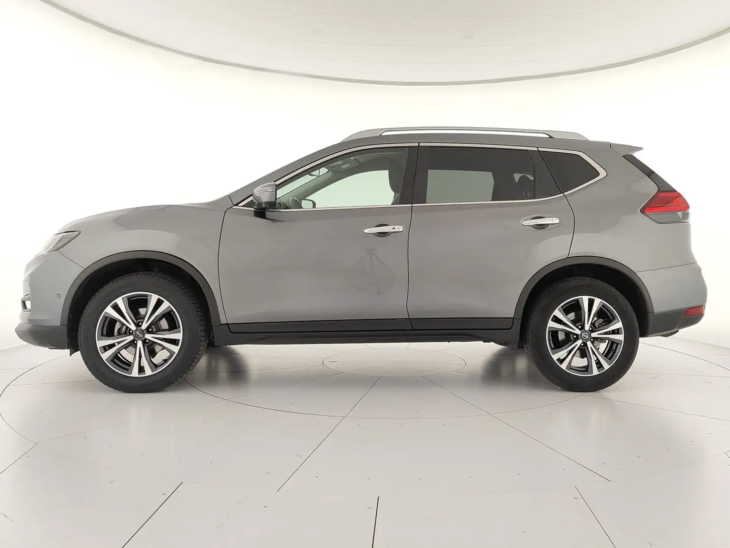 Nissan X-Trail 1.6 dig-t tekna 2wd Grijs - 2