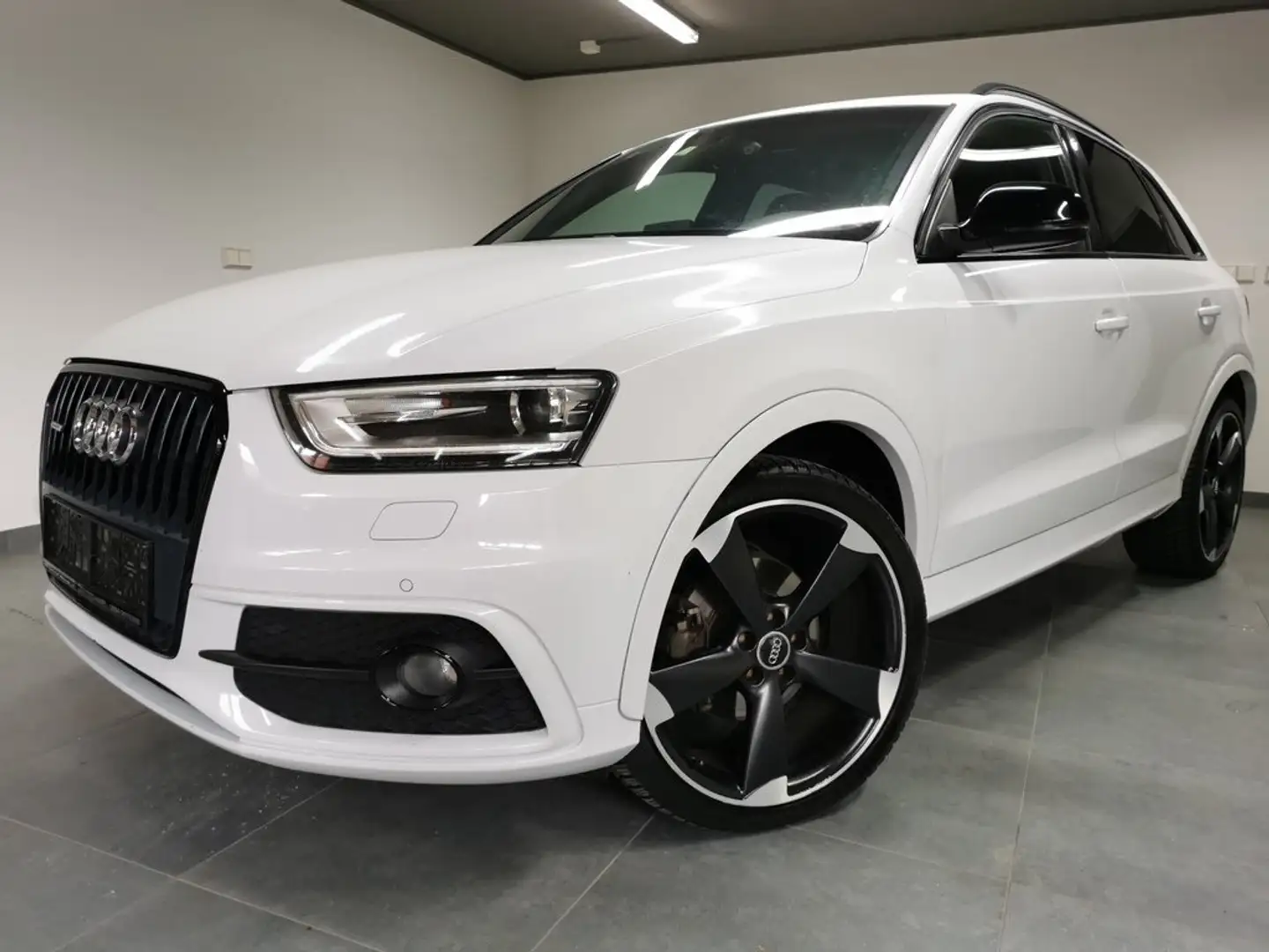 Audi Q3 Quattro, Audi exclusive S-line White Edition plus Weiß - 1