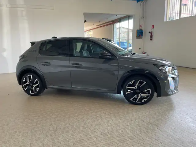 Peugeot 208 1.2 hybrid GT 145cv e-dcs 6 Auto 2025 Km 9000