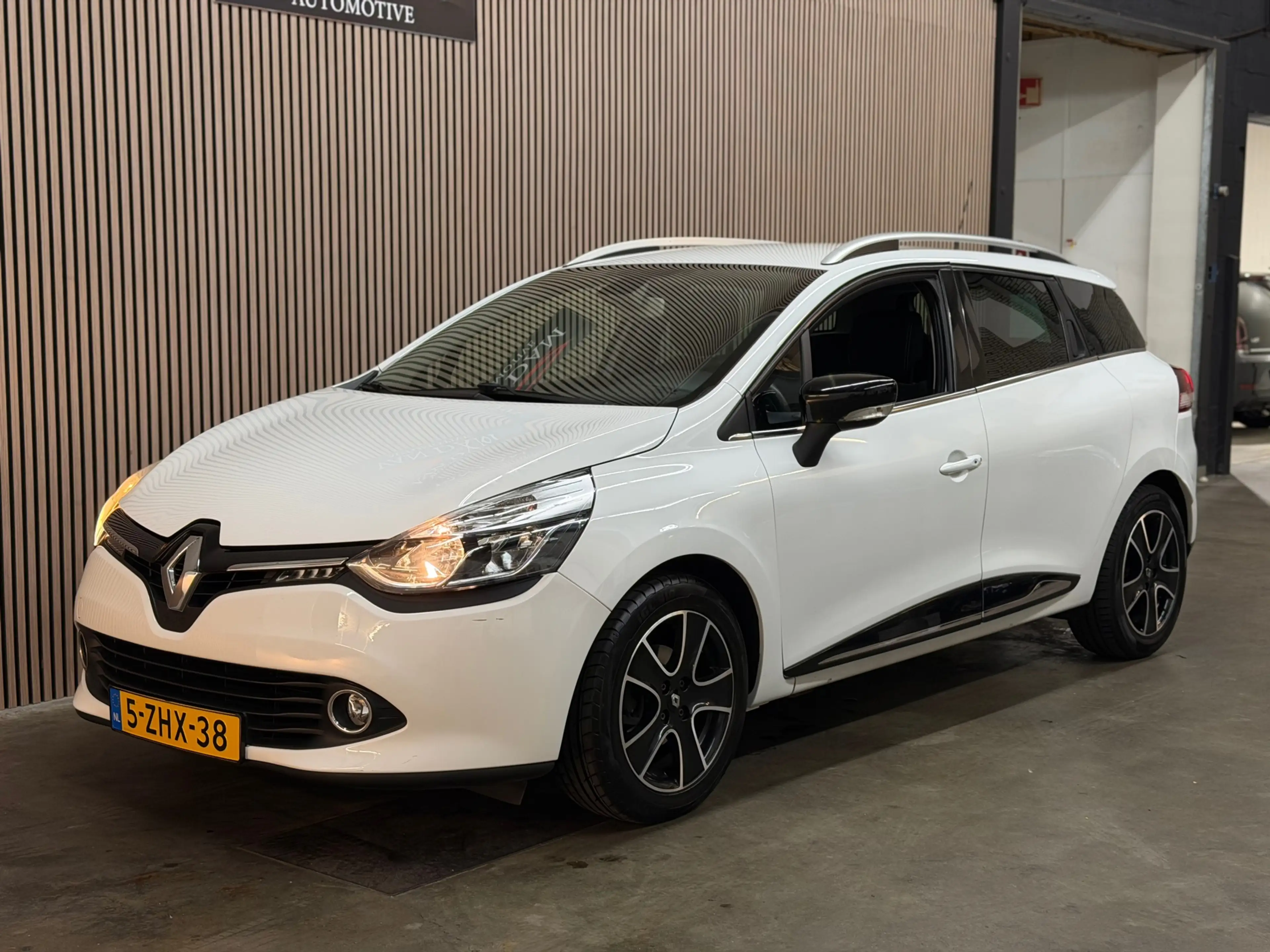 Renault Clio Estate 0.9 TCe Dynamique 2015 NAP CRUISE NAVI PDC — photo 5