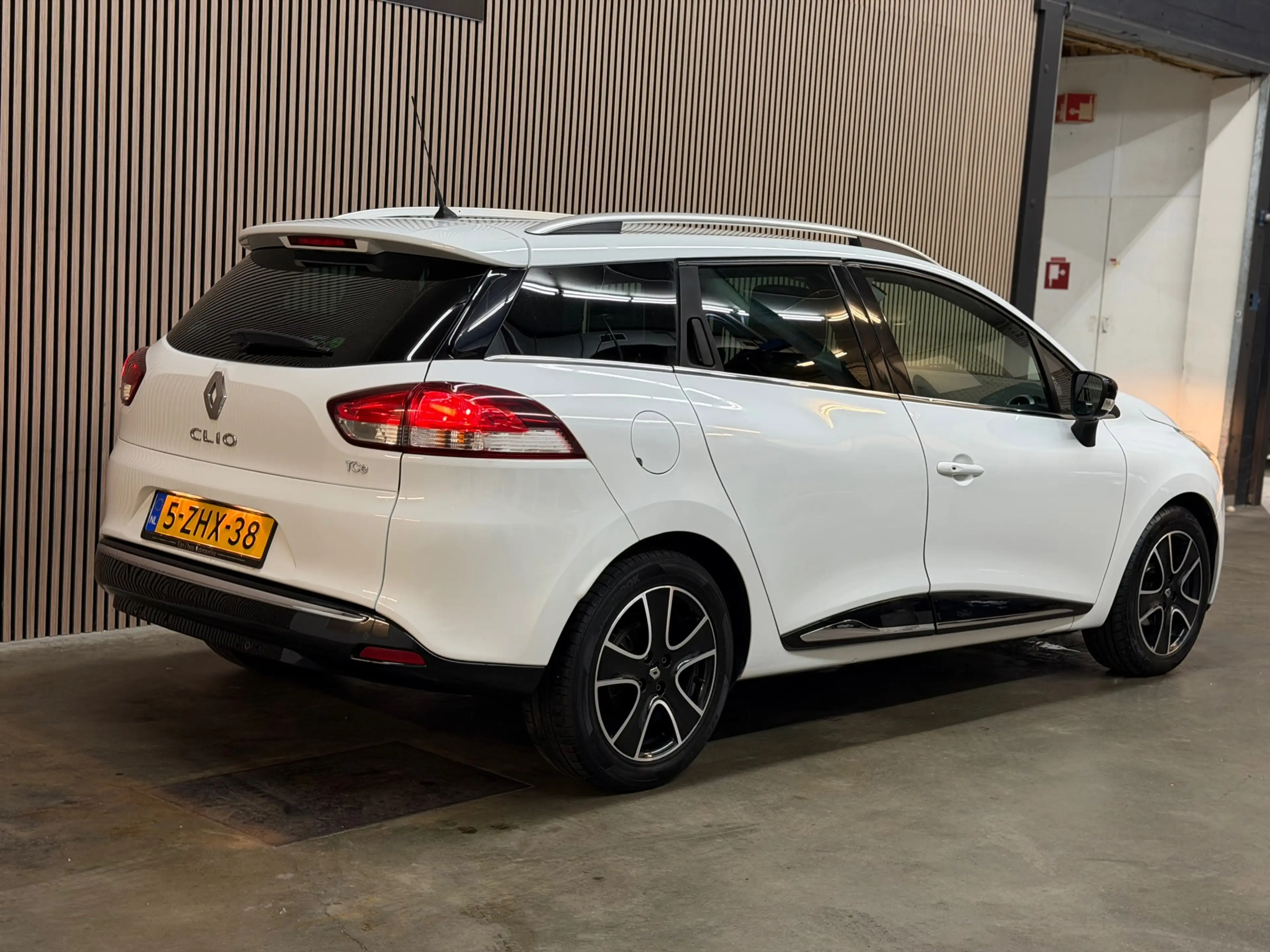 Renault Clio Estate 0.9 TCe Dynamique 2015 NAP CRUISE NAVI PDC — photo 6
