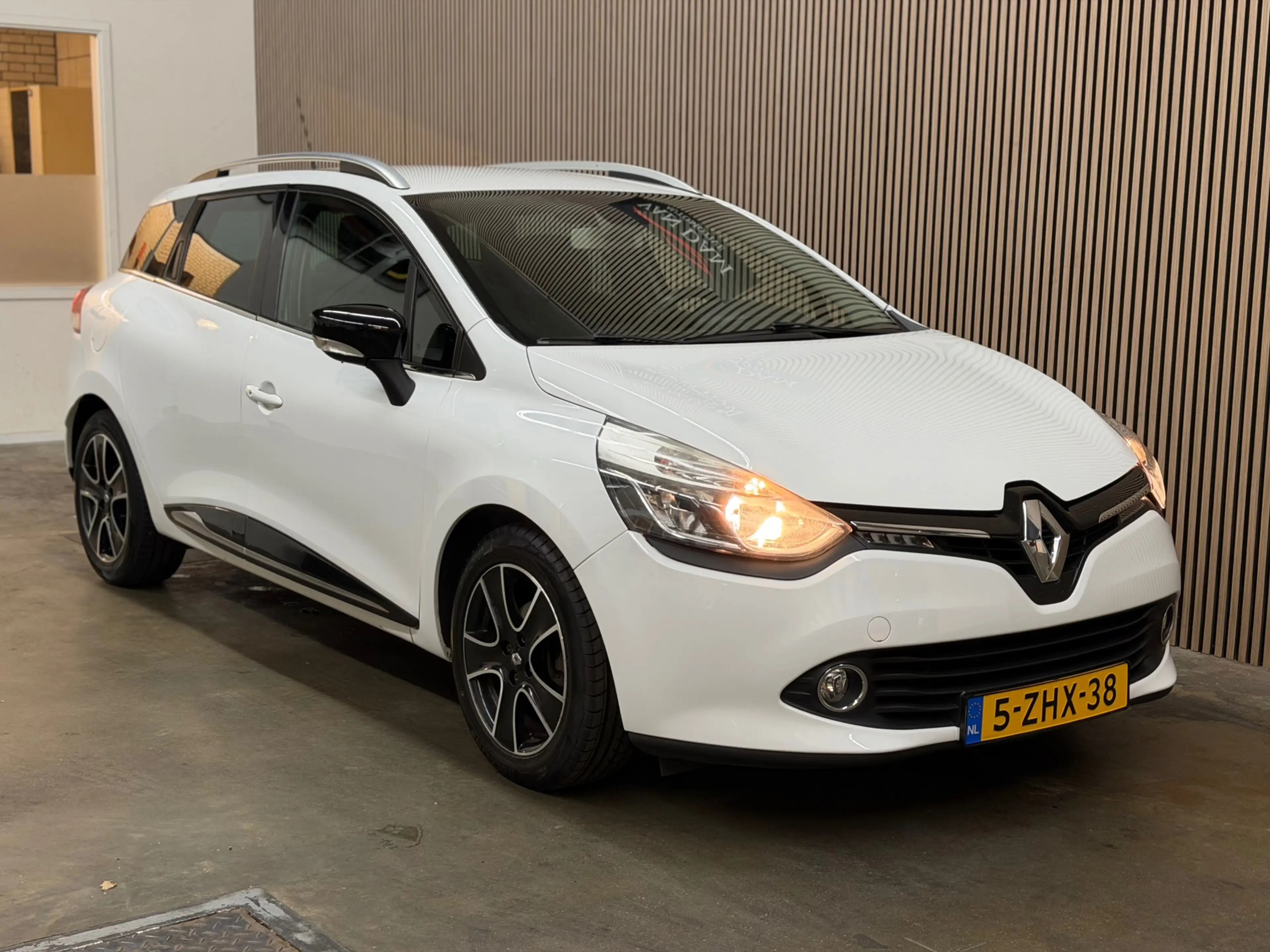 Renault Clio Estate 0.9 TCe Dynamique 2015 NAP CRUISE NAVI PDC — photo 8