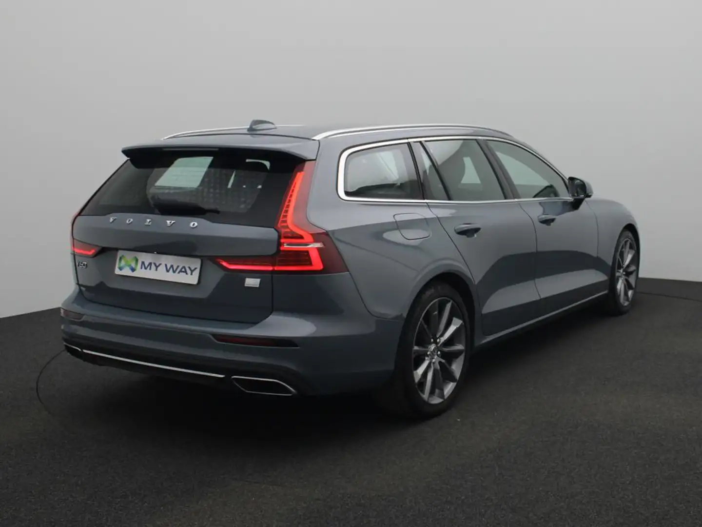 Volvo V60 INSCRIPTION 2.0 T6 AWD PHEV 340 PK / Leder / Camera / Cruise Control Blauw - 2