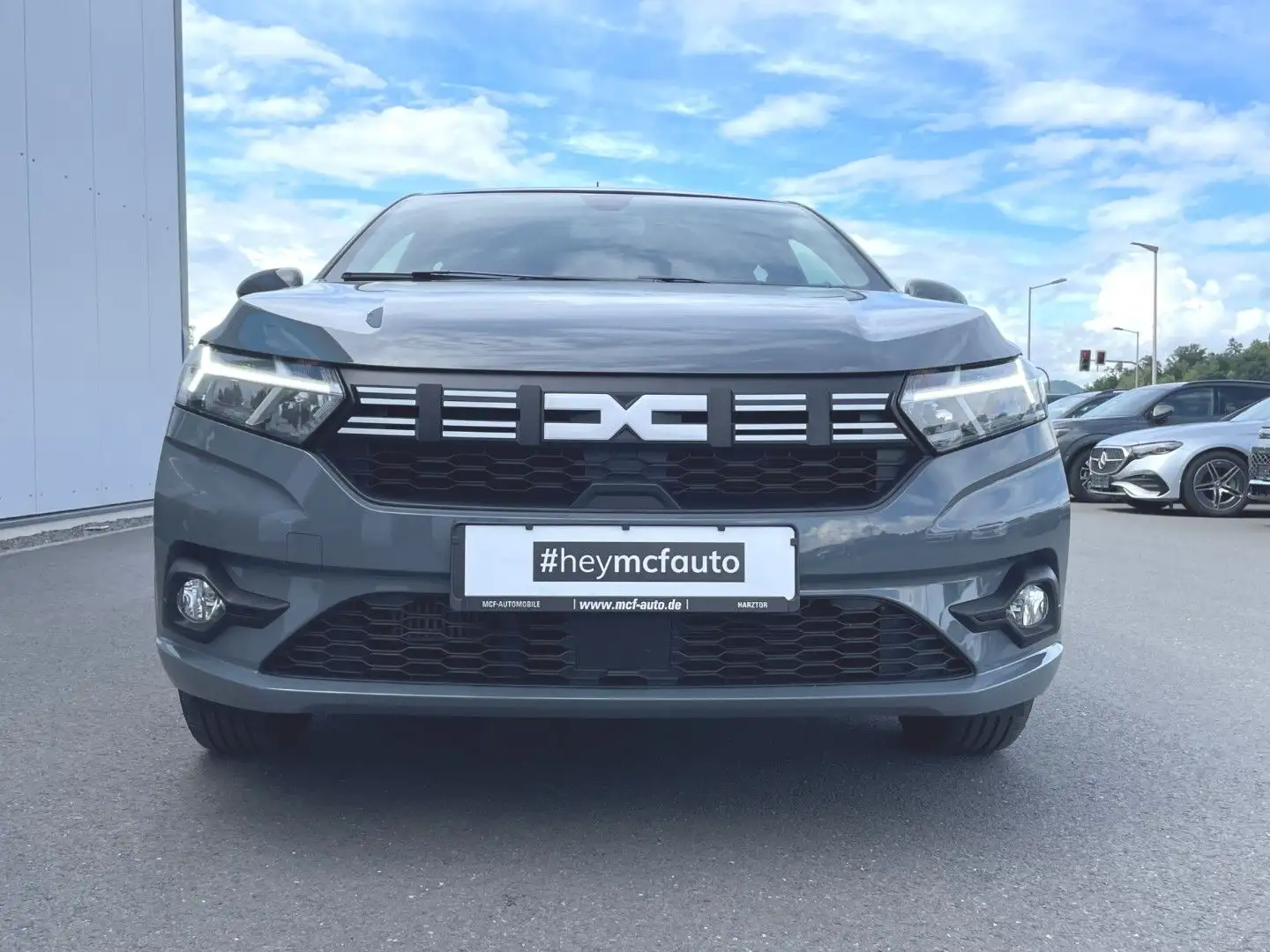 Dacia Sandero TCe 90 Expression *Klima*Tempomat*LED* Grijs - 2