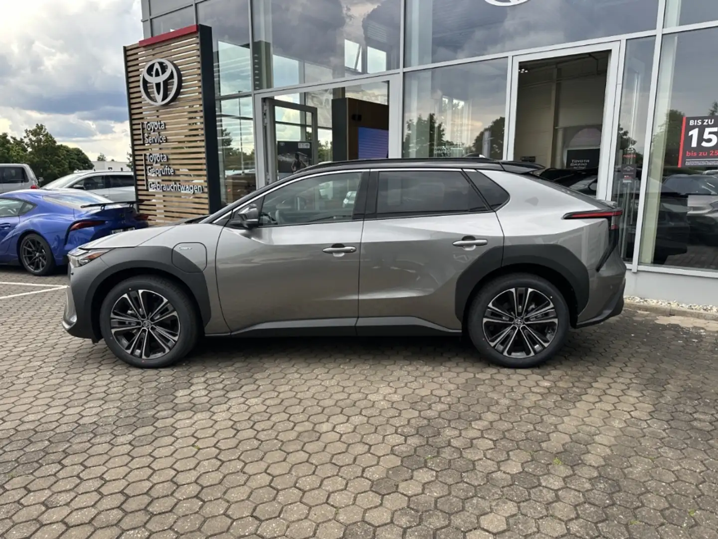 Toyota bZ4X Lounge Skx & Sound Paket*JBL*360Grad* Gris - 2