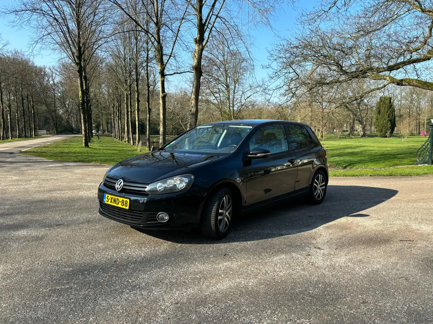 Volkswagen Golf 1.4 Trendline Zwart - 1