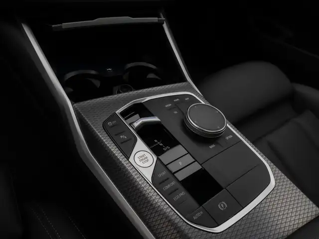 BMW 3 Series view 22