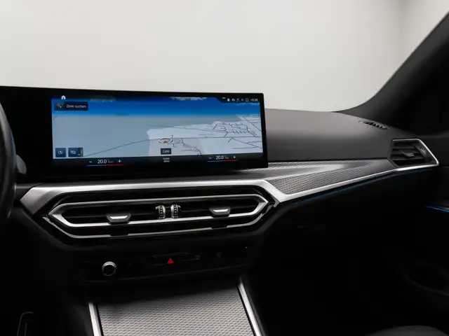 BMW 3 Series view 21