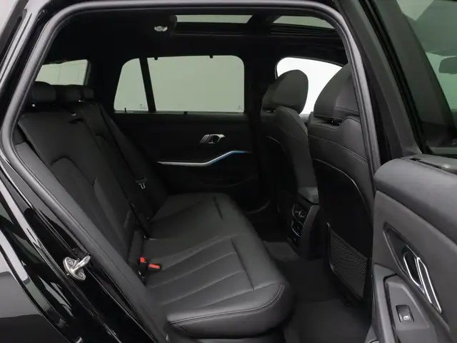 BMW 3 Series view 29