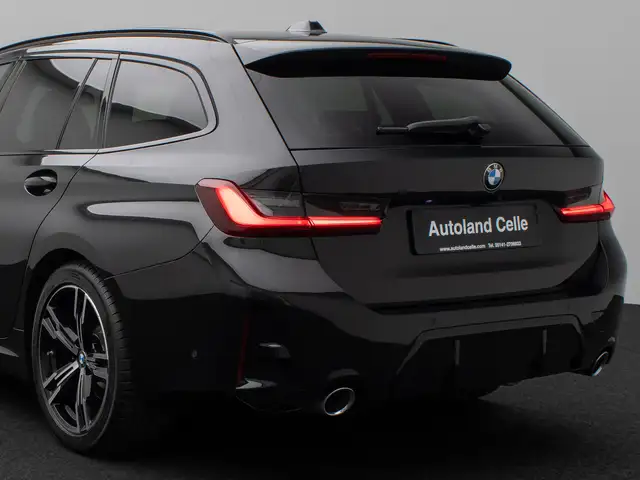 BMW 3 Series view 16