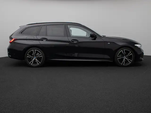 BMW 3 Series view 5