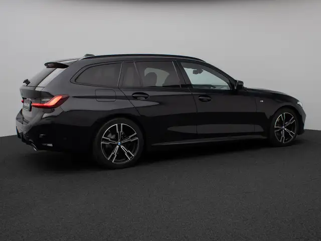 BMW 3 Series view 6