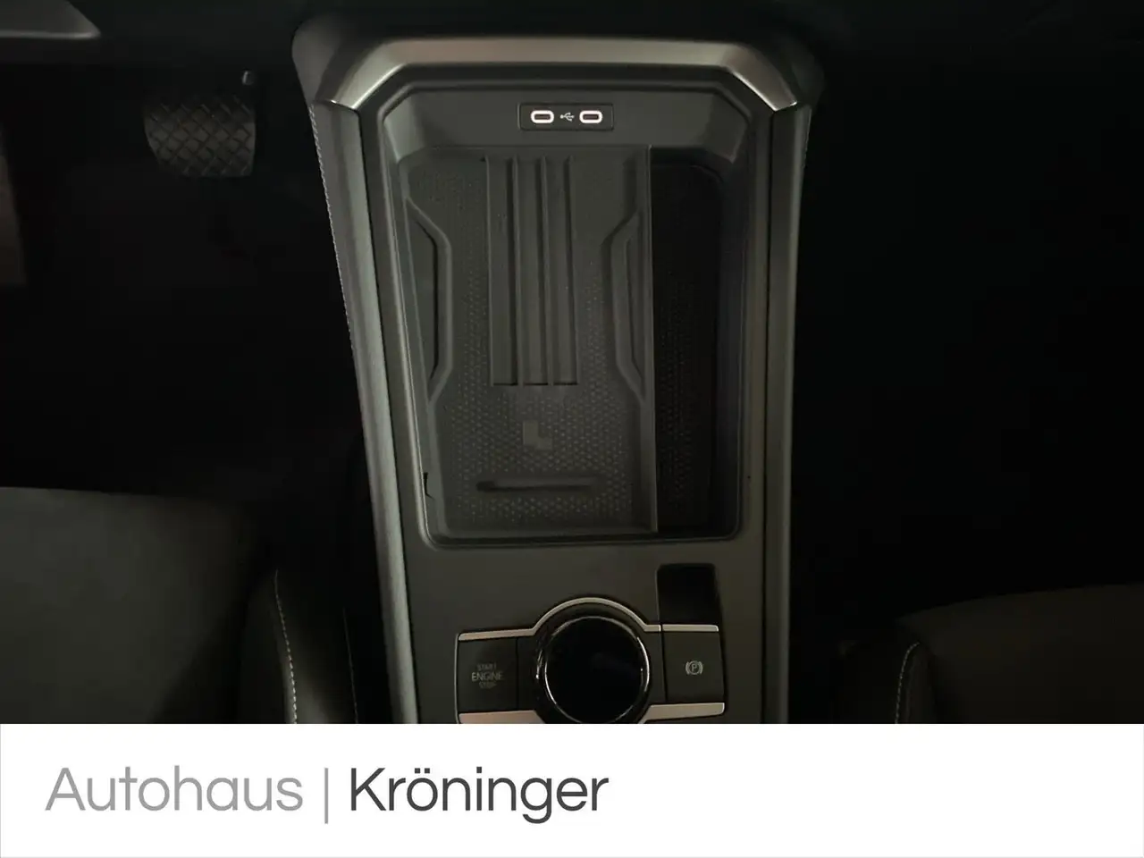 Volkswagen T-Roc 1.5 eTSI DSG Style AHK Navi Rück Massage 18
