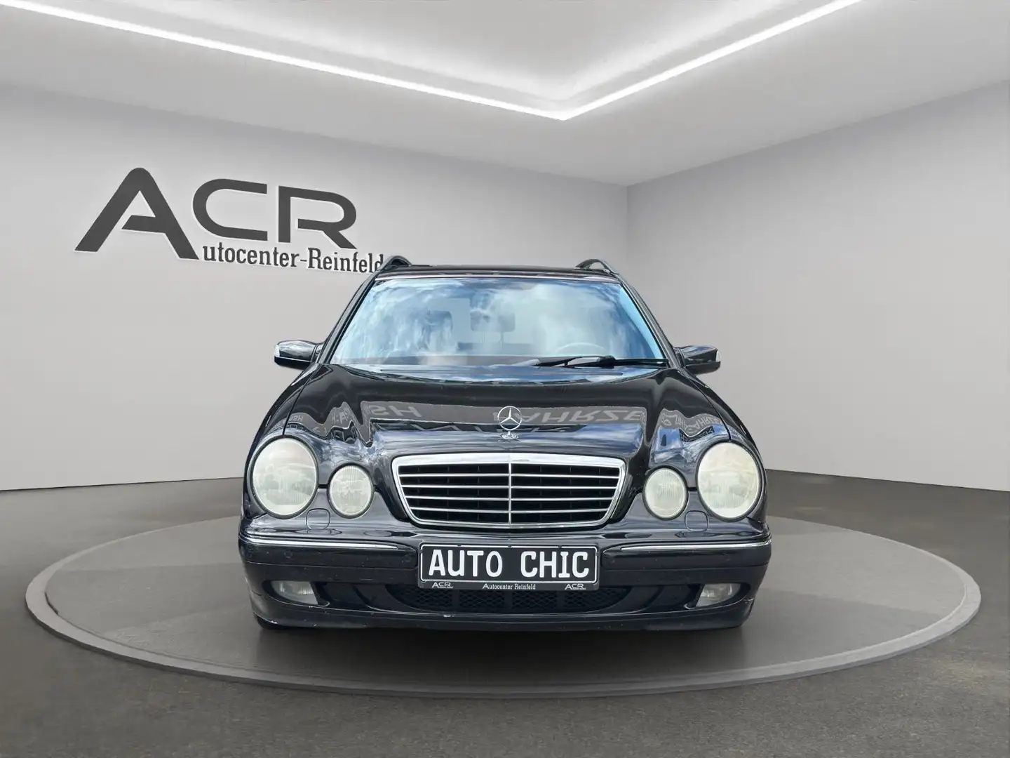 Mercedes-Benz E 200 T AVANTGARDE Xenon/Leder/Klima/S-Dach/TOP Zwart - 2