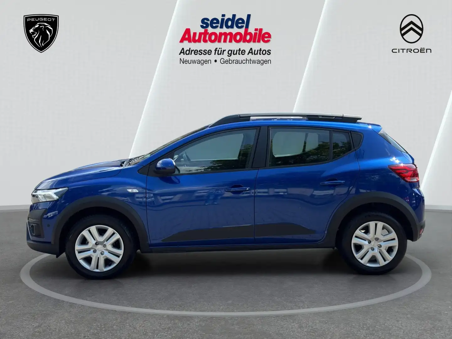 Dacia Sandero TCe 90 Stepway Expression Automatik Modrá - 2