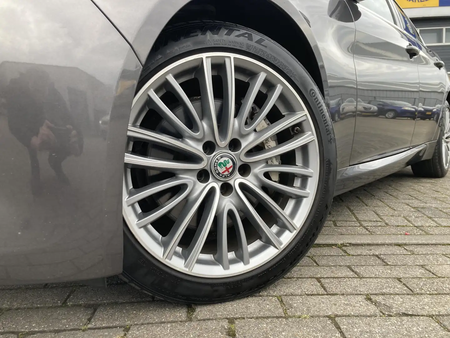 Alfa Romeo Giulia 2.0 T TI Lusso Q4 | Apple Car Play | Harman Kardon Grijs - 2