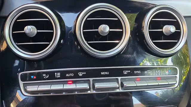 Mercedes-Benz C-Class view 28