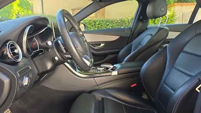 Mercedes-Benz C-Class view 25