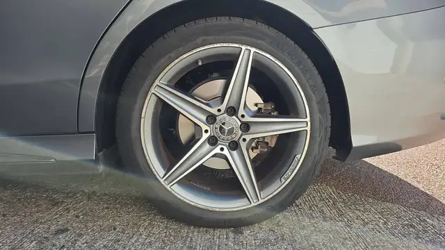 Mercedes-Benz C-Class view 19