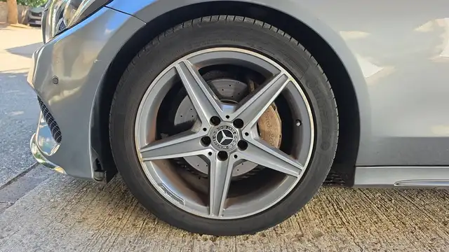 Mercedes-Benz C-Class view 18