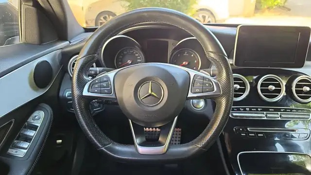 Mercedes-Benz C-Class view 24