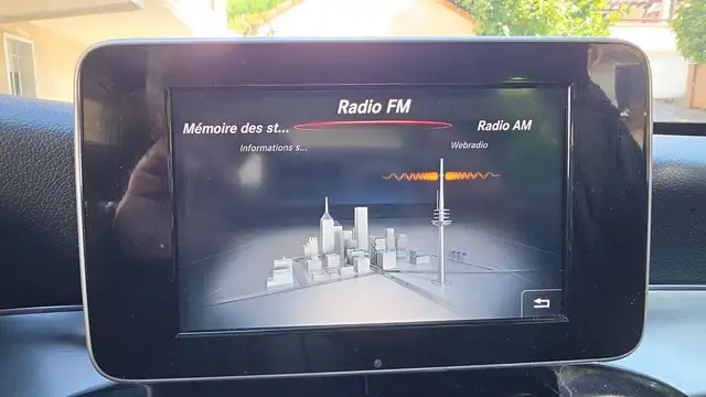 Mercedes-Benz C-Class view 13