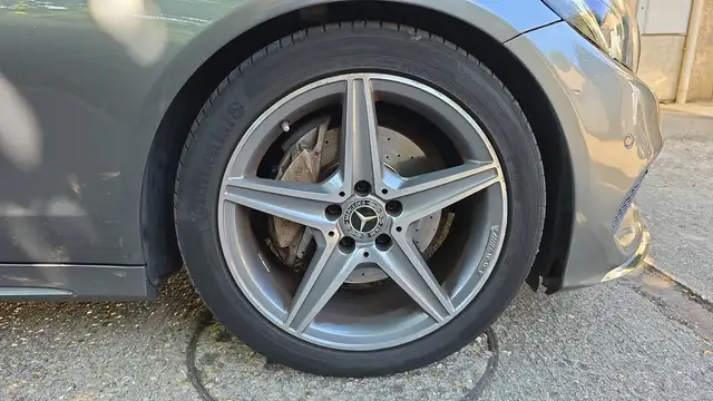 Mercedes-Benz C-Class view 17