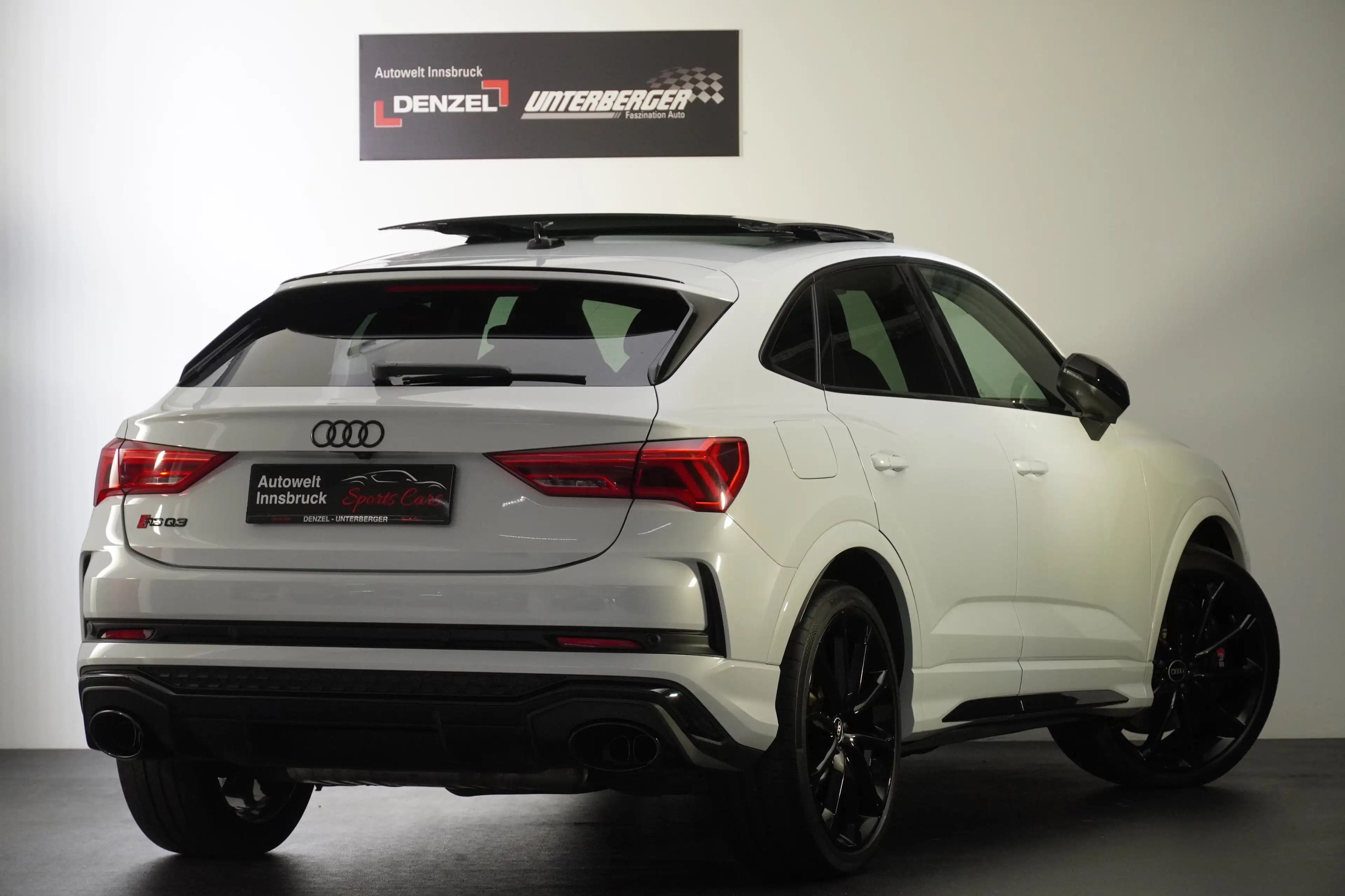 Audi RS Q3 Sportback 2,5 TFSI quattro S-tronic — photo 4