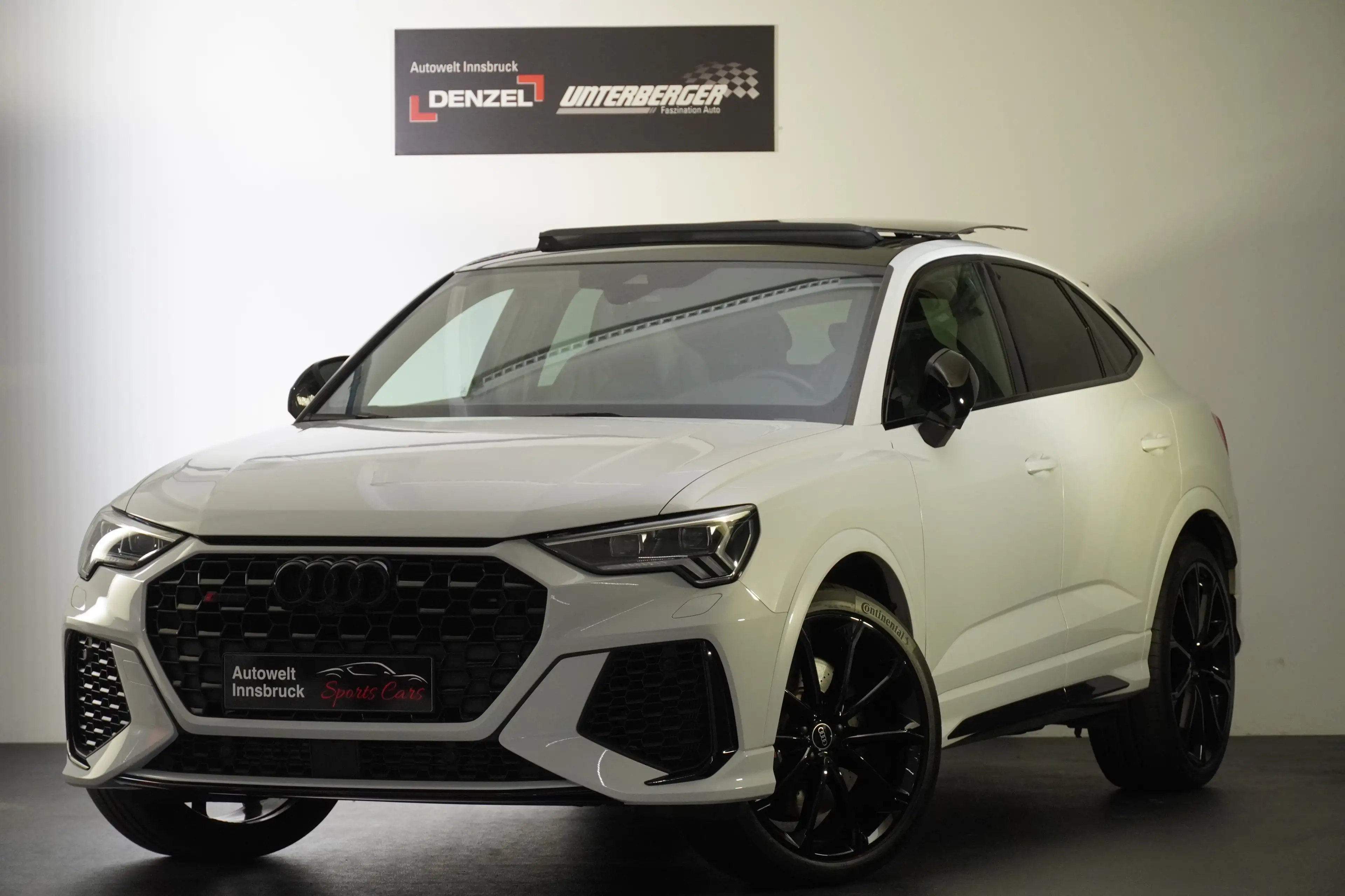 Audi RS Q3 Sportback 2,5 TFSI quattro S-tronic — photo 2