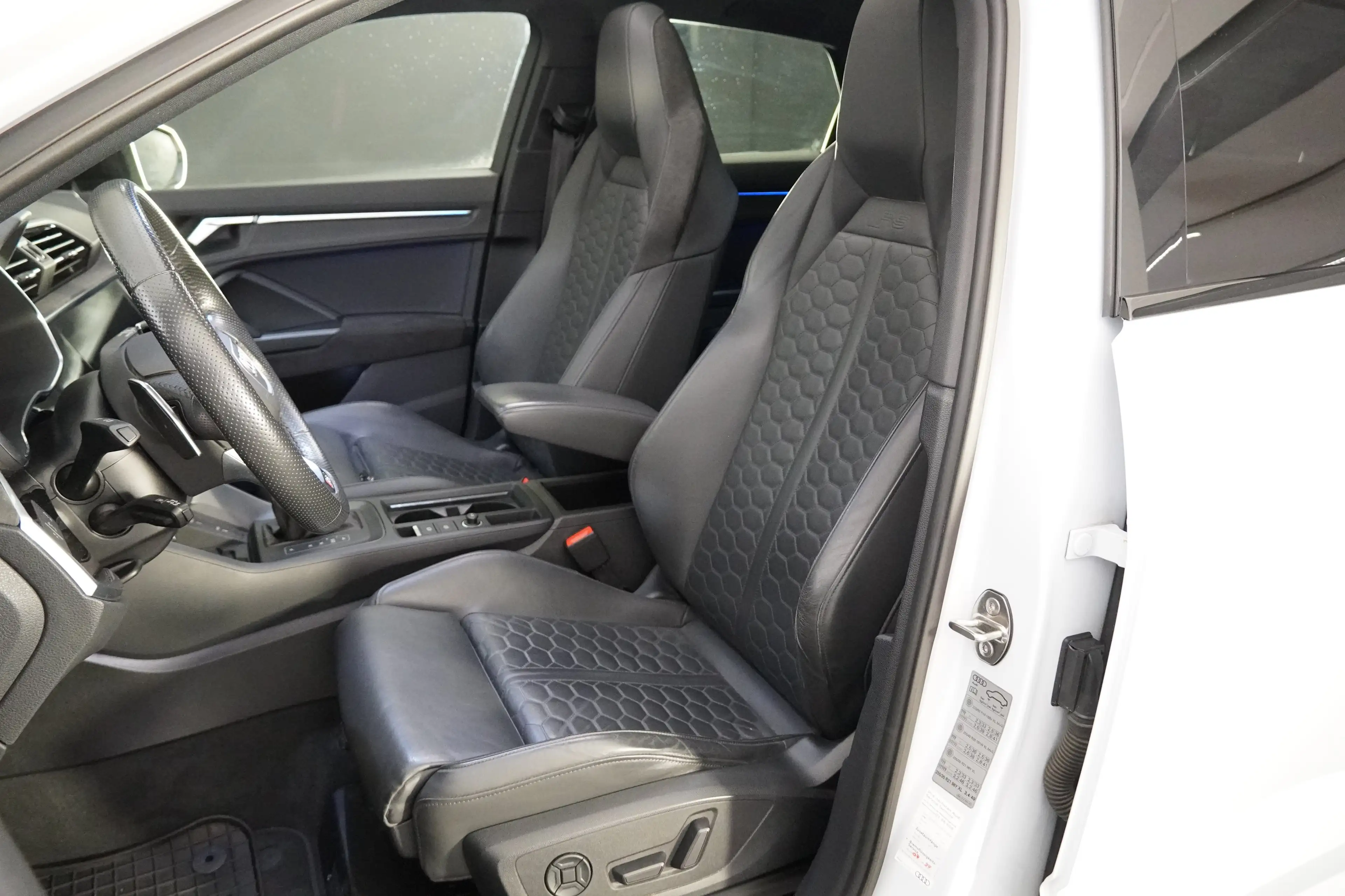 Audi RS Q3 Sportback 2,5 TFSI quattro S-tronic — photo 8