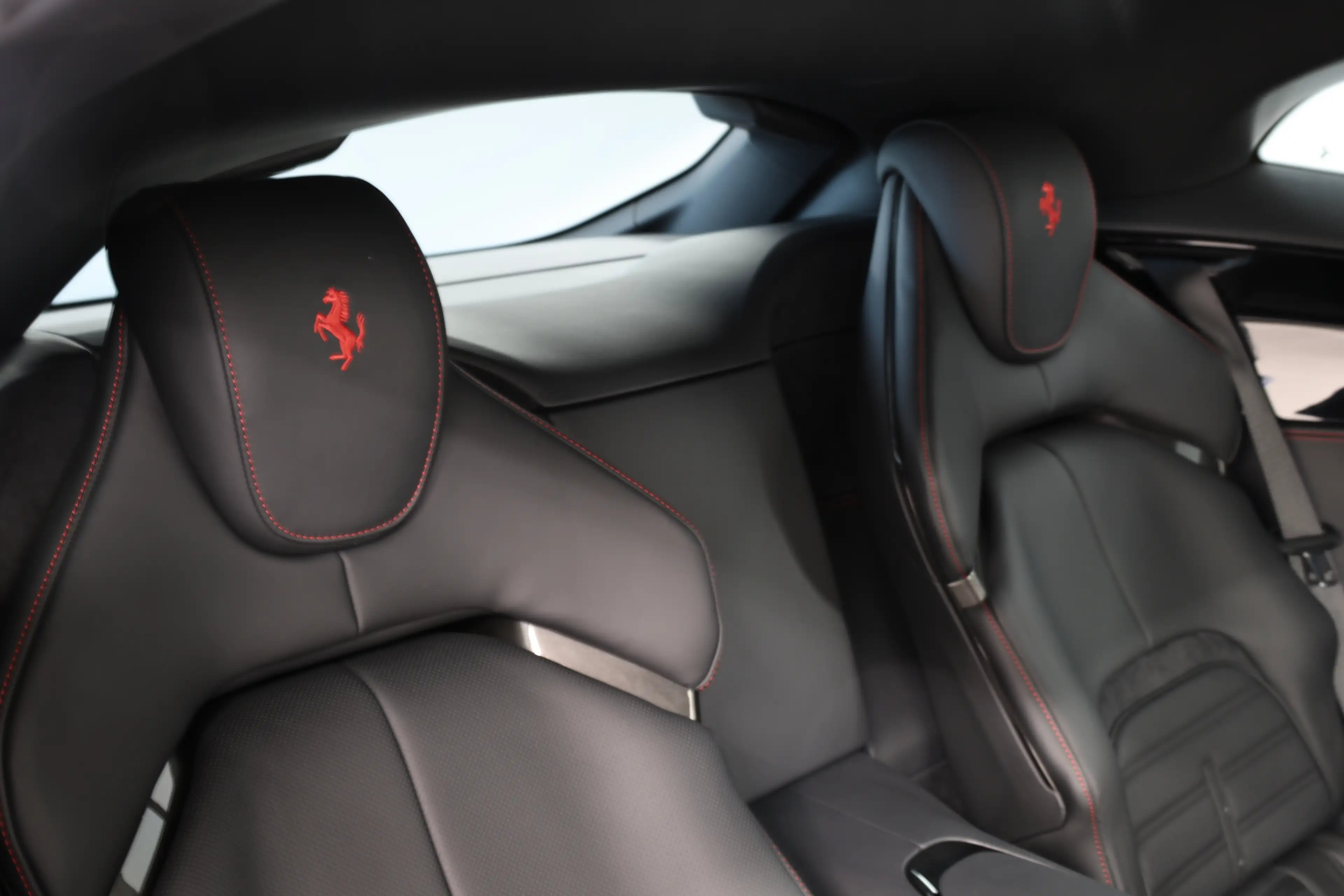 Ferrari Purosangue Rosso Maranello / Full Carbon / Ferrari Approved — photo 13