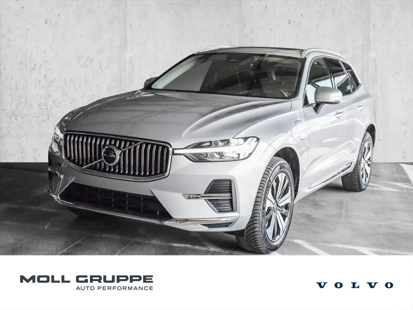 Volvo XC60 Recharge T6 AWD Hybrid Plus Bright Plateado - 1
