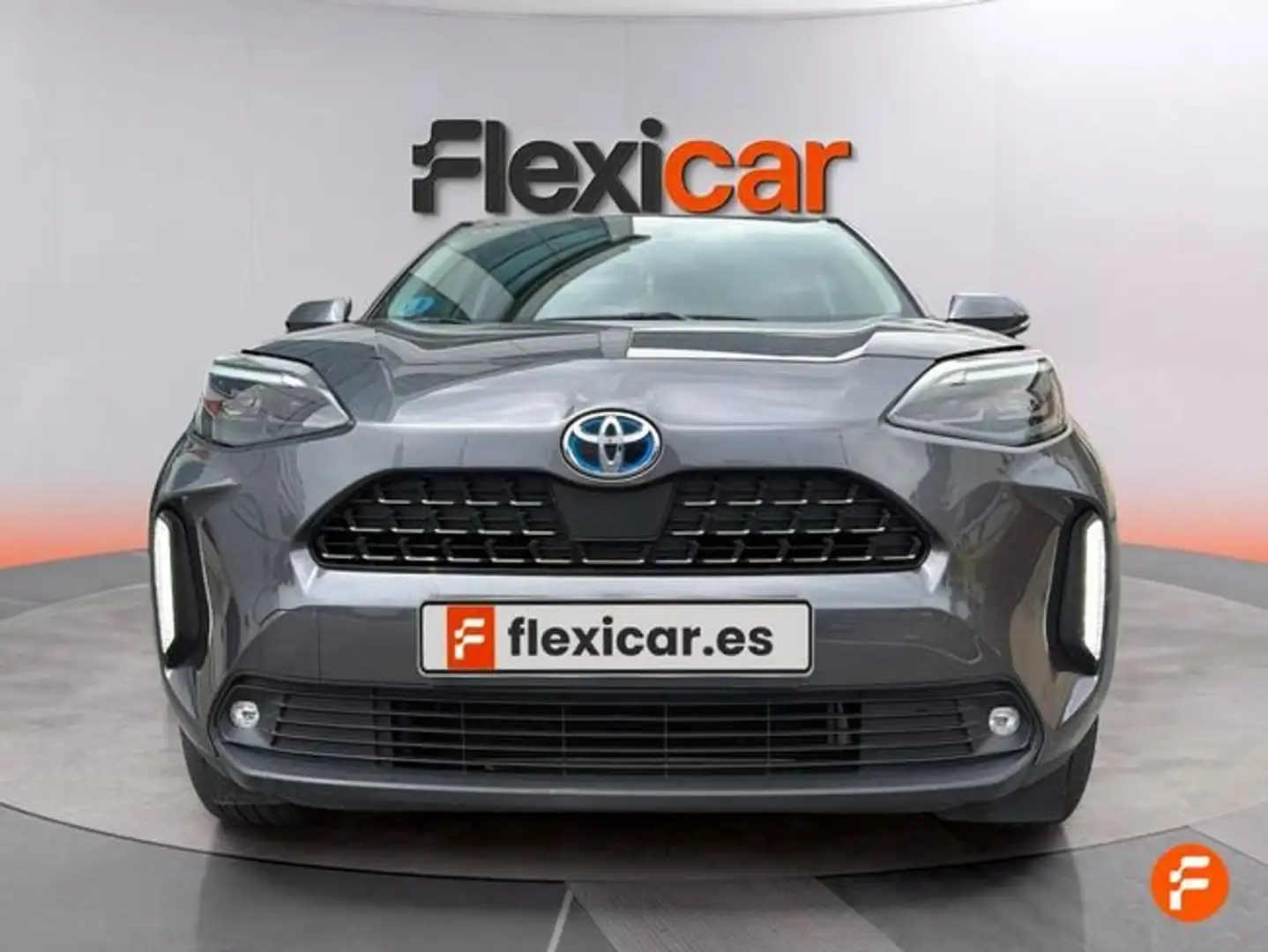 Toyota Yaris Cross 120H Active Tech Pack Comfort Gris - 2