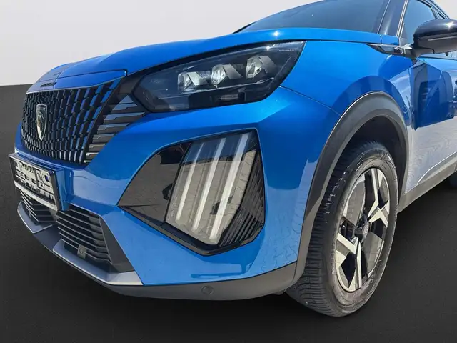 Peugeot 2008 view 11