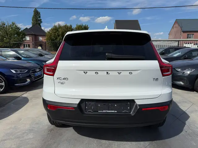 Volvo XC40 view 6