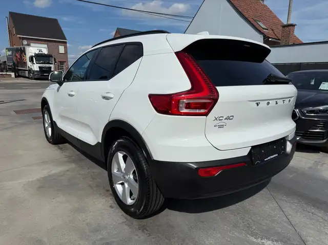 Volvo XC40 view 7