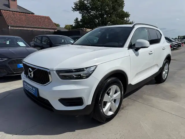 Volvo XC40 view 9