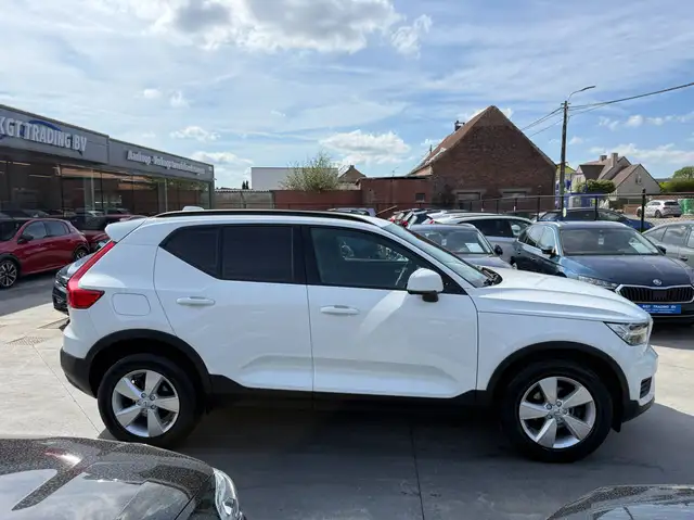 Volvo XC40 view 4