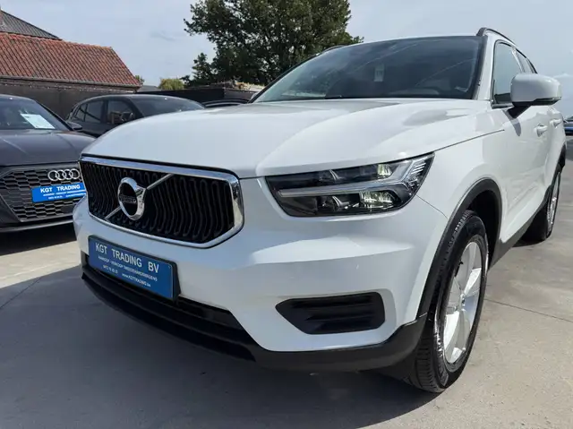 Volvo XC40 view 10
