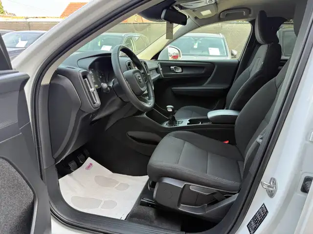 Volvo XC40 view 13