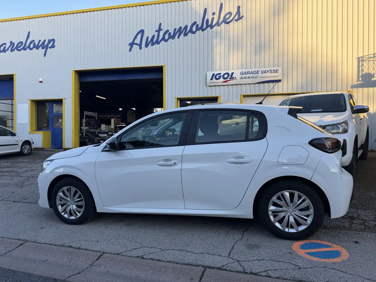 Peugeot 208
