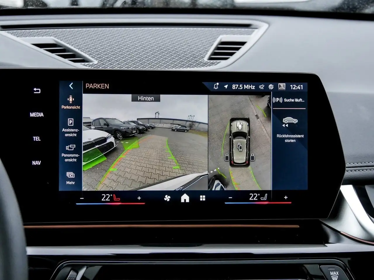 BMW X1 sDrive18i xLine HUD PANO ACC AHK RFK NAVI 13